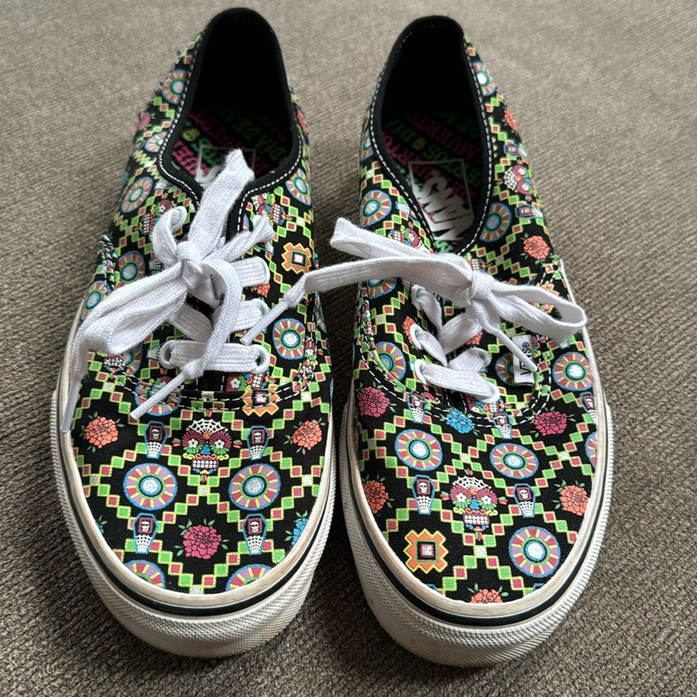 Vans-Day of the dead glow in the dark lace sneaker Women 7.5